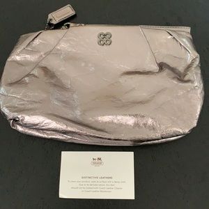 Authentic Coach G1082-44470 gunmetal clutch